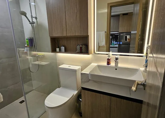 Luxury 1 At Park Mckinley West *